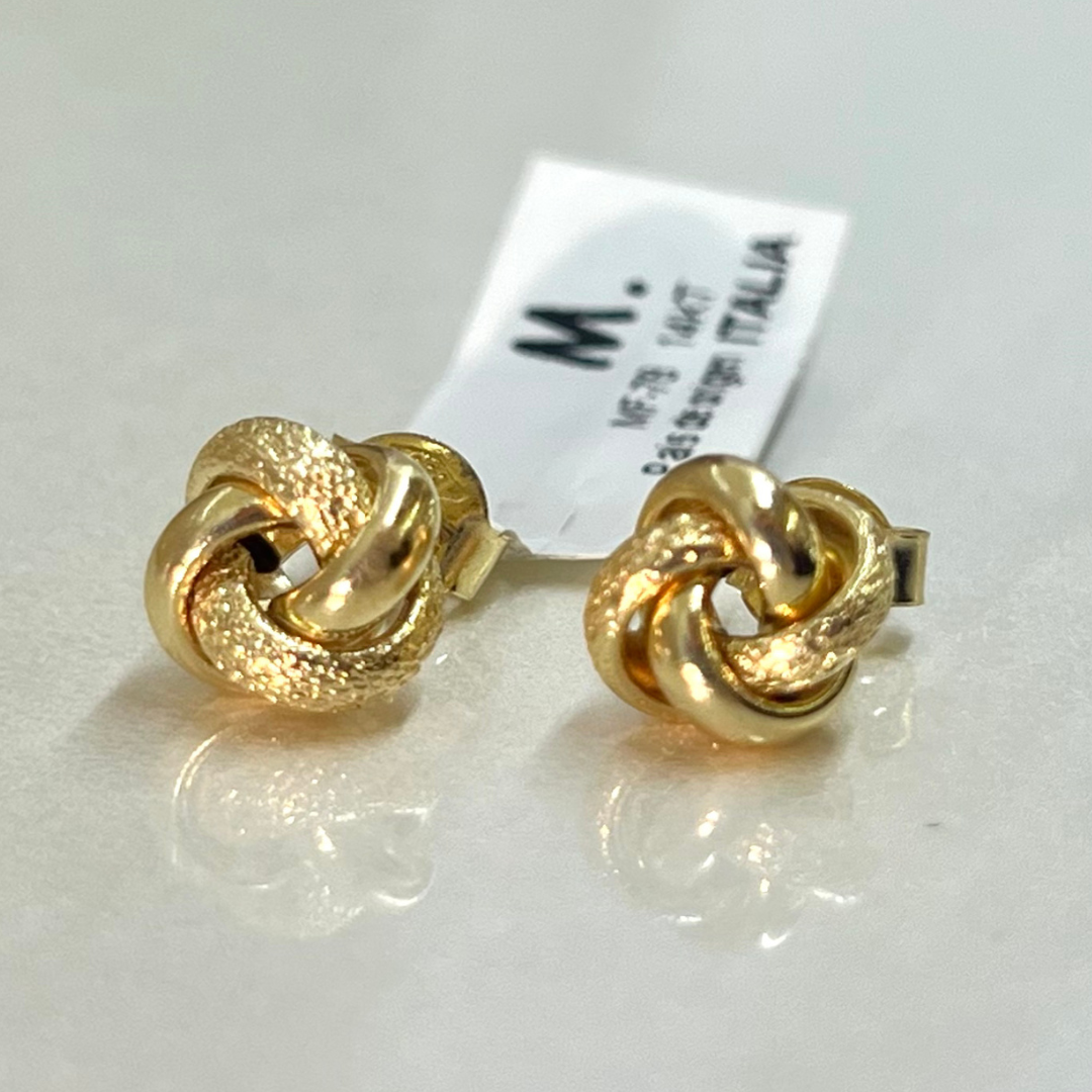 Aretes Nudo Diamantado Mediano