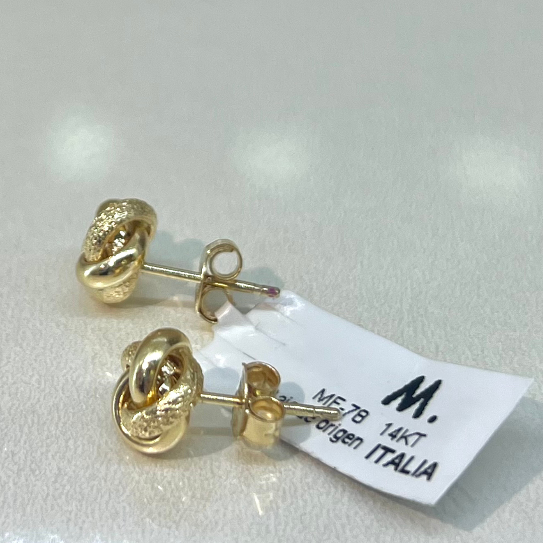 Aretes Nudo Diamantado Mediano